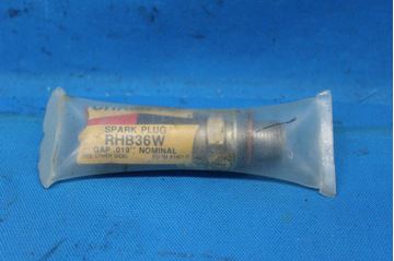 https://www.preferredairparts.com/content/images/thumbs/0002753_new-old-stock-champion-spark-plug-pn-rhb36w-24858_360.jpeg